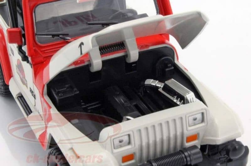 Jeep Wrangler '92 (Jurassic World '15) diecast car model 1:24. 8