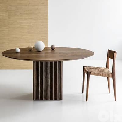 dining table طاولة