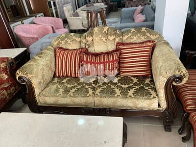 طقم كنبايات خشب زان مع طقم طاولات
