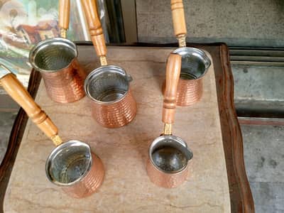 طقم ركاوي نحاس أحمر ٥ قطع مسكة خشب