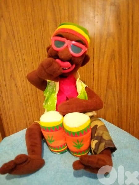 AFRIKAN SINGING & MOVING on DRAMS MAN Working As new mechanism Toy=22$ 5