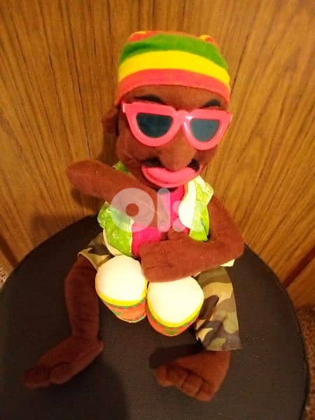 AFRIKAN SINGING & MOVING on DRAMS MAN Working As new mechanism Toy=22$ 3
