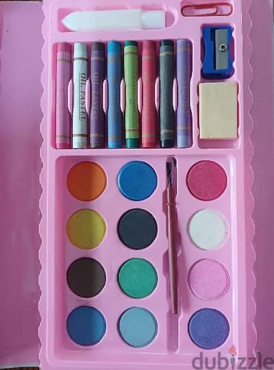 drawing  set.         علبة تلوين